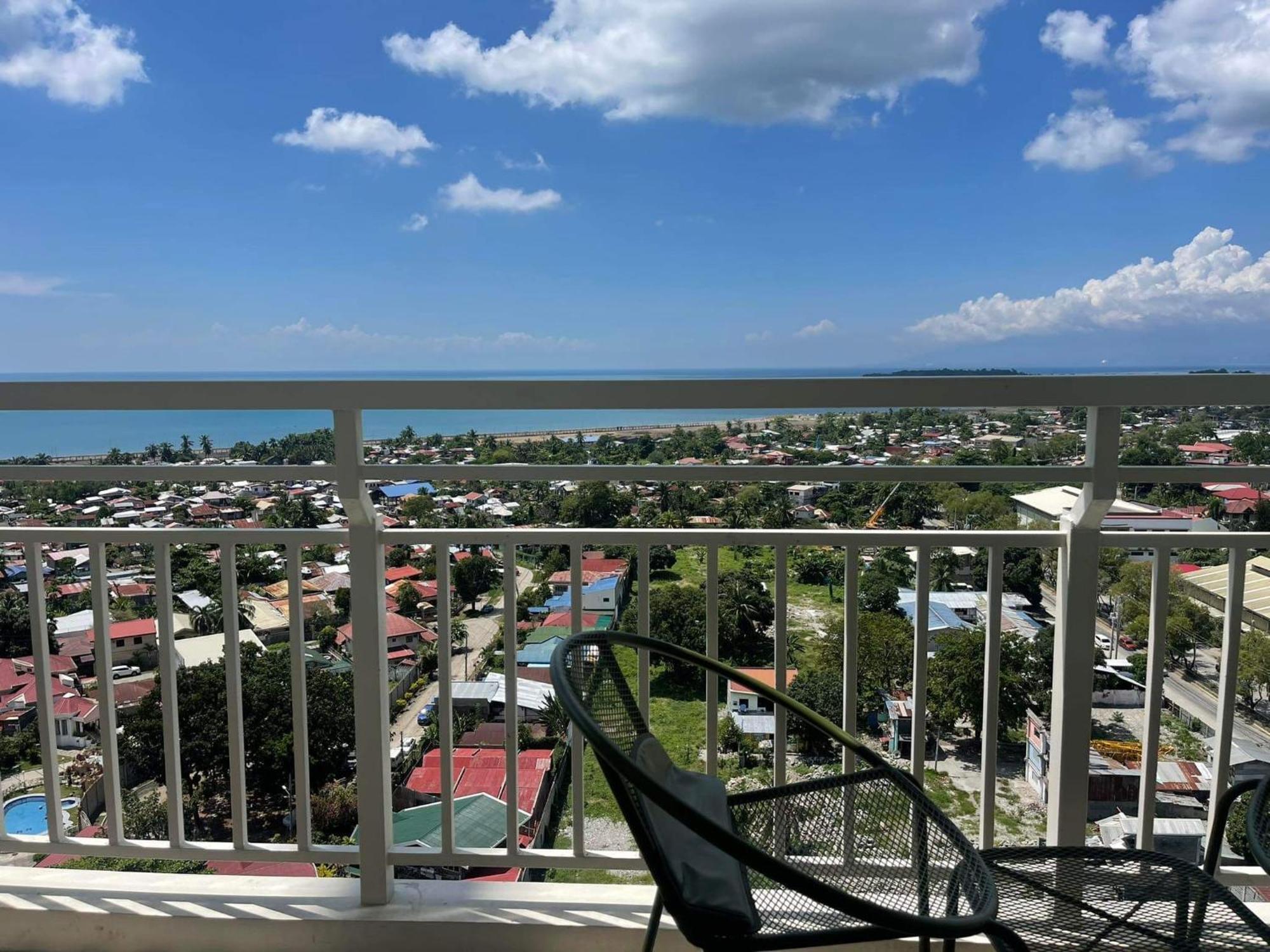 Verdon Parc Davao City With Balcony By Darpm المظهر الخارجي الصورة